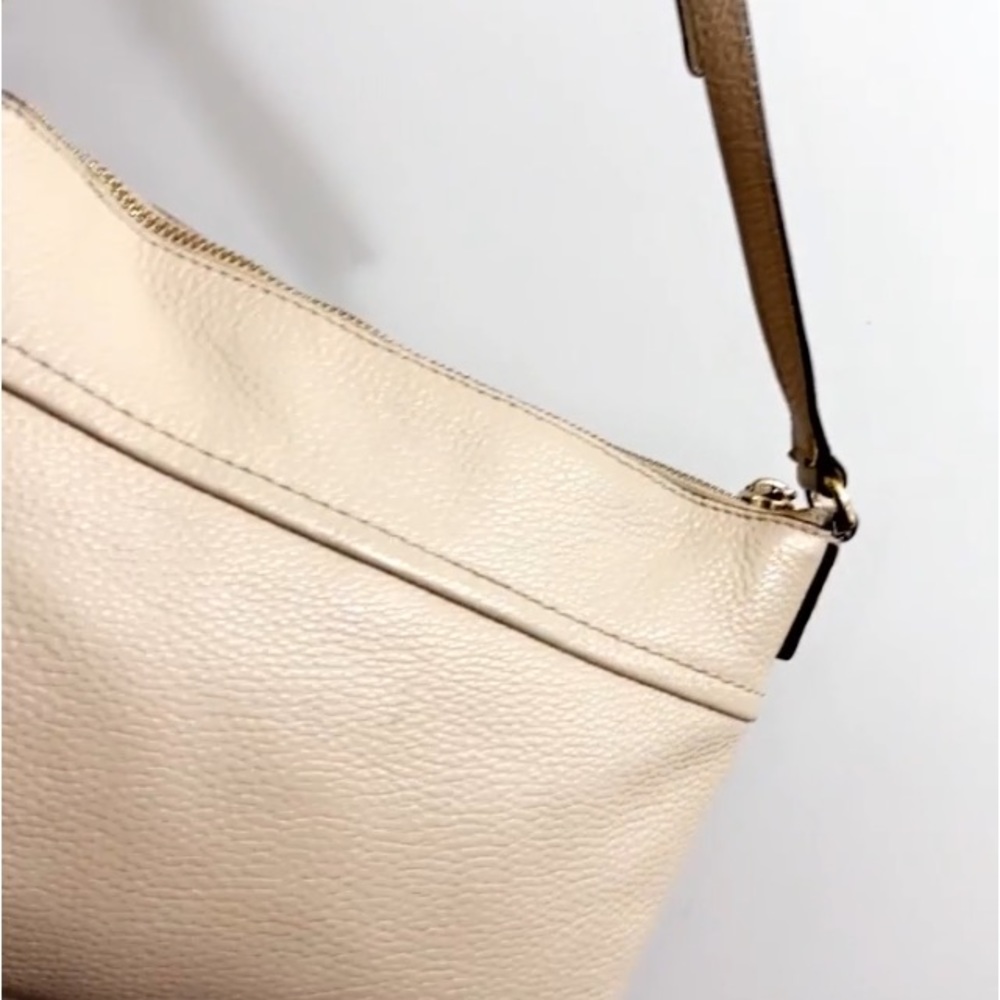 Kate Spade beautiful Like New Condition - Picture 7 of 9
